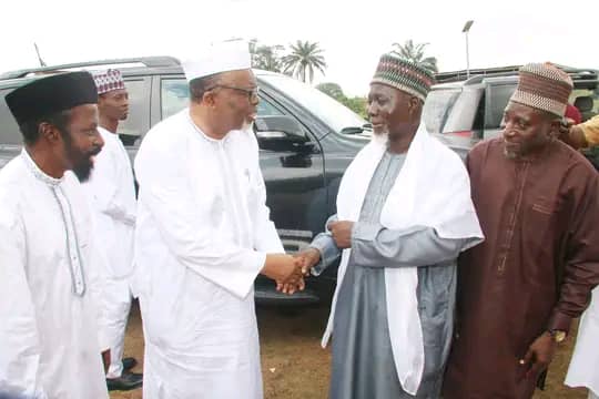 Amir, Ahmadiyya Muslim Jama’at Nigeria Pays Courtesy Visit to Sheik Dr. Abbas Zakariyyah (Al-Qarii) in Ibadan