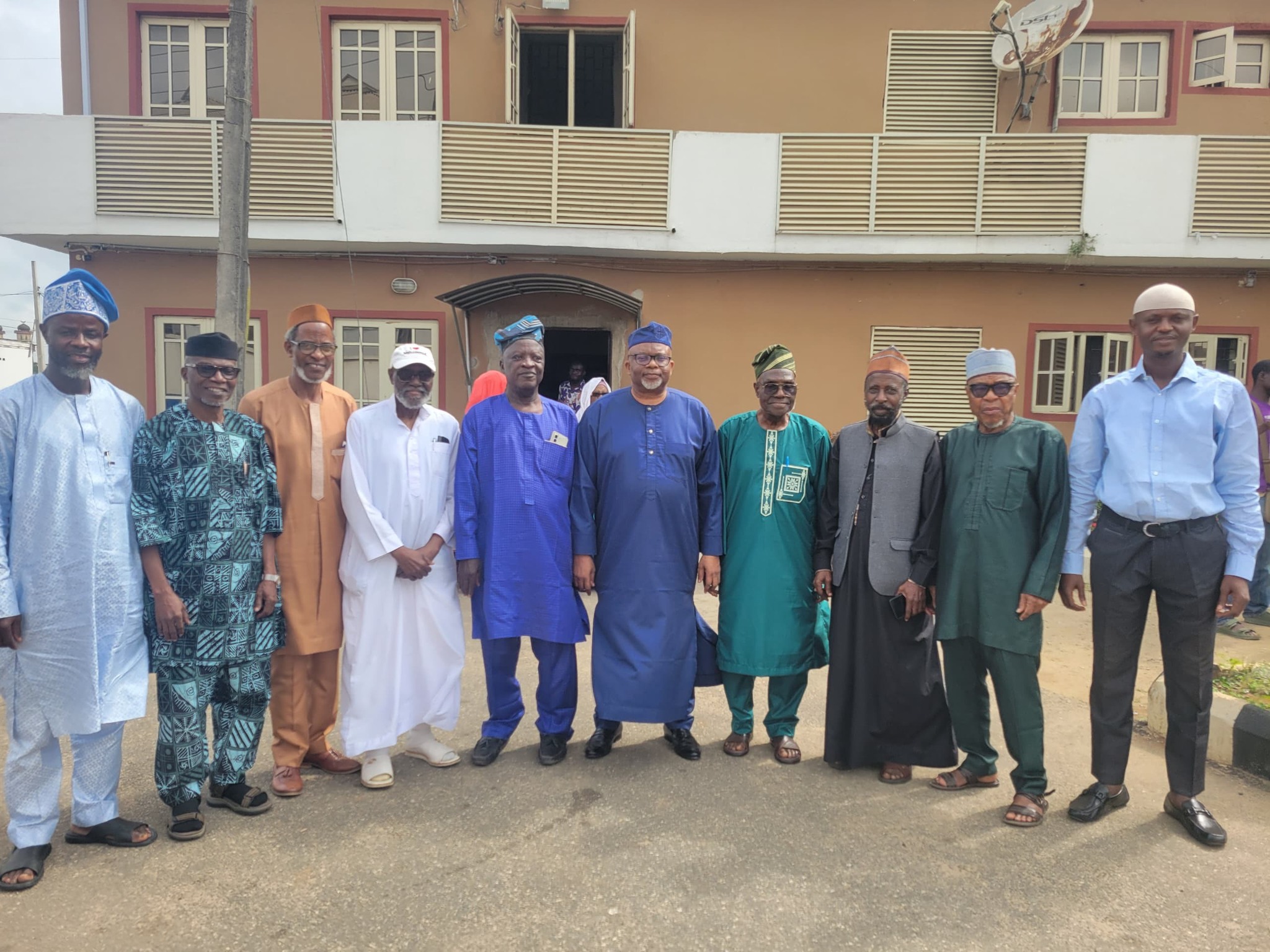 Amir AMJN Departs for UK to Attend Jalsa Salana and Present Minaret University License to His Holiness