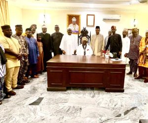 Building Bridges of Unity — Amir Ahmadiyya Nigeria’s Visit to the Obong of Calabar