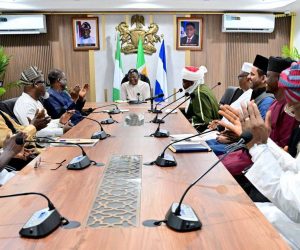 Amir AMJN Leads Delegation to Visit the Governor of Cross River State