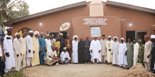 Amir AMJN Commissions New Mosque in Ikire; Clerics Praise Jama’at’s Service to Islam and Humanity