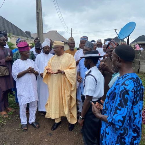 New Mosque Project Begins in Ibadan as Amir Lays Foundation Stone