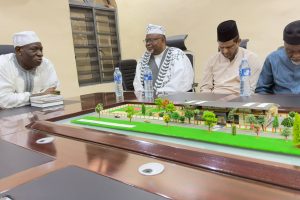 Amir Ahmadiyya Nigeria Visits Adeboruwa of Igbogbo Kingdom