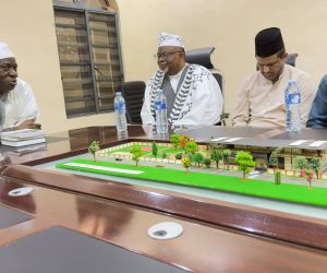 Amir Ahmadiyya Nigeria Visits Adeboruwa of Igbogbo Kingdom