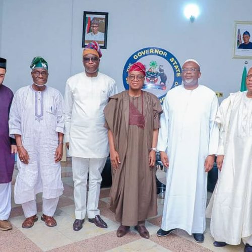 AHMADIYYA COMMUNITY PAYS COURTESY VISIT TO OSUN STATE GOVERNOR