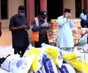 COVID 19: AHMADIYYA MUSLIM COMMUNITY DISTRIBUTES FOOD ITEMS TO THE POOR