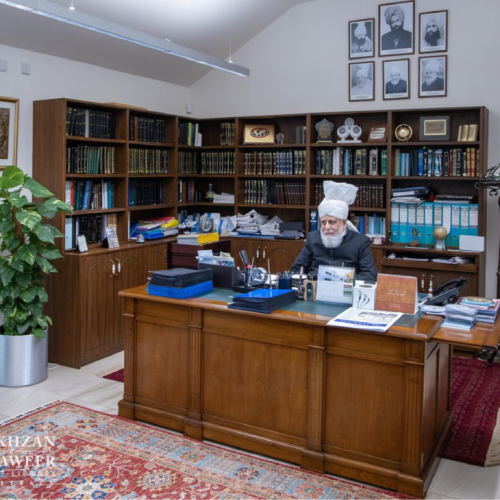 Ahmadiyya Community Head Addresses Nigeria Branch in Virtual Meeting